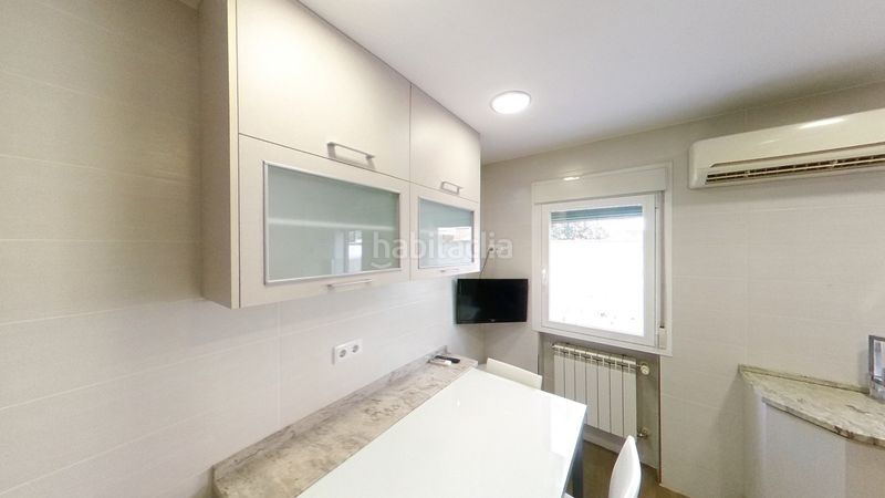 Foto 5e05e561-3b79-43bc-9c84-0cf6c1aba392. Rent flat with heating in Valdeacederas Madrid