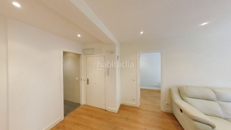Foto 67576c32-617f-41df-8a96-4d9660b30707. Rent flat with heating in Valdeacederas Madrid