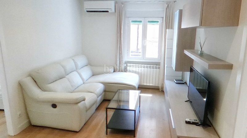 Foto d0959d92-1336-4b9d-894e-d89d5935b308. Rent flat with heating in Valdeacederas Madrid