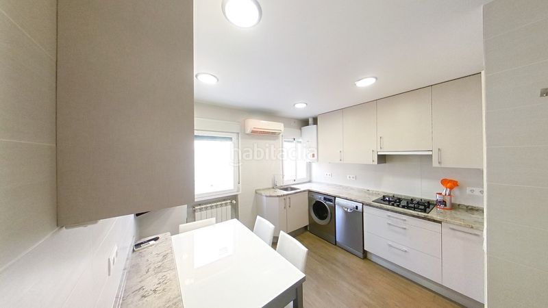 Foto dc1e8612-a868-487b-afd6-fbb16c2215dc. Rent flat with heating in Valdeacederas Madrid