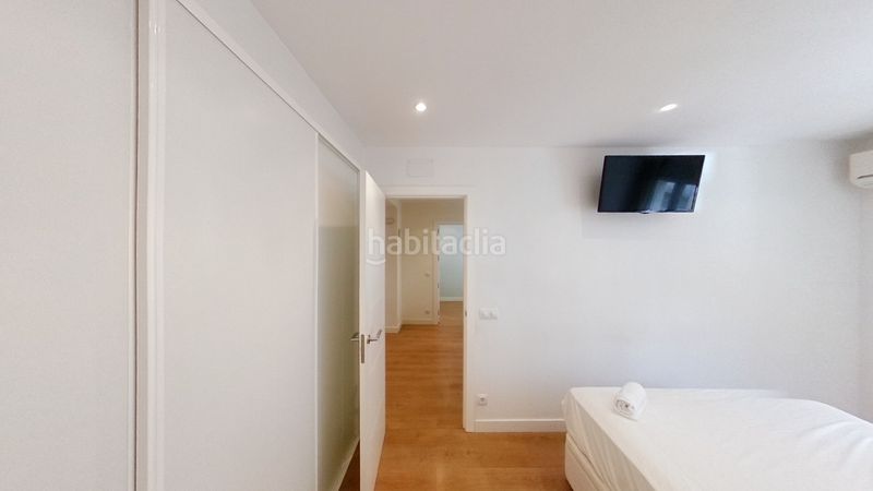 Foto fa200fa1-2146-43e3-aadb-f7da9b0b7935. Rent flat with heating in Valdeacederas Madrid