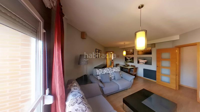 Foto 8e7036b3-e875-4130-9901-90f6f4dff00e. Rent flat with heating in Palomeras Bajas Madrid