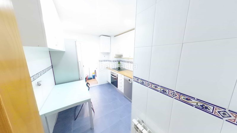 Foto 438d3fa5-6ff5-4aba-88a4-1c0d03e6e112. Rent flat with heating in Valdeacederas Madrid