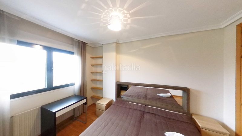 Foto a015ce75-2e66-4e19-9081-28c91b76cb4e. Lloguer pis amb calefacció piscina a San Juan Bautista Madrid