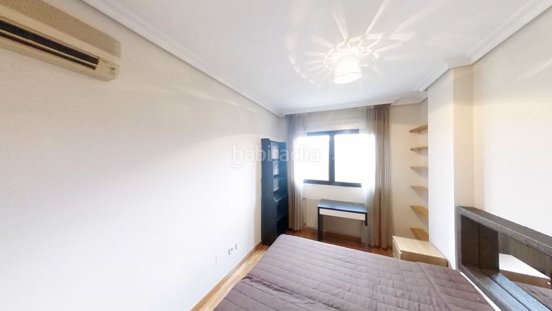 Foto fe0bca8a-427b-4963-ba2b-3fcbc7de0b18. Lloguer pis amb calefacció piscina a San Juan Bautista Madrid