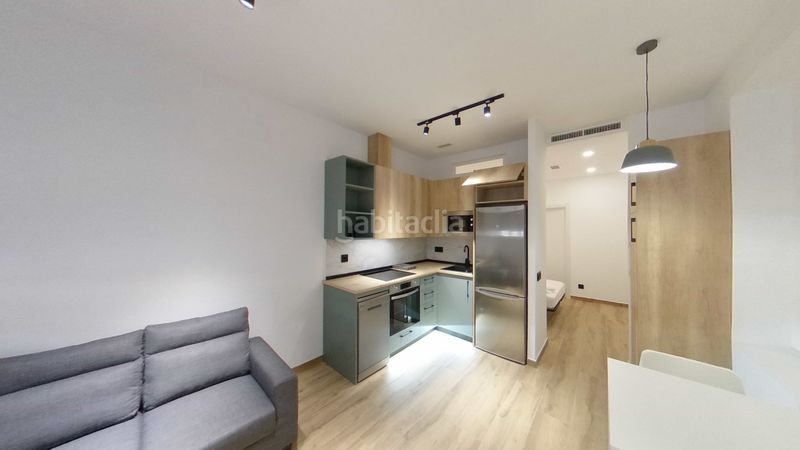 Foto 7e854bda-d7b3-4557-9b08-719db8260773. Rent flat with heating in Canillejas Madrid
