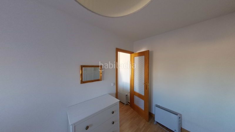 Foto b89a516f-dca9-4d37-b9c1-7fa2b59394f7. Rent flat with heating in Valdeacederas Madrid