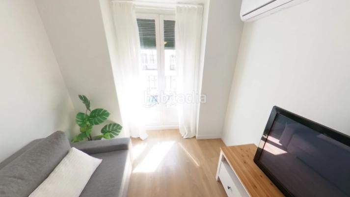 Foto df982bb7-759a-4679-ae3d-4ec7d18ccf3a. Rent flat with heating in Cortes-Huertas Madrid