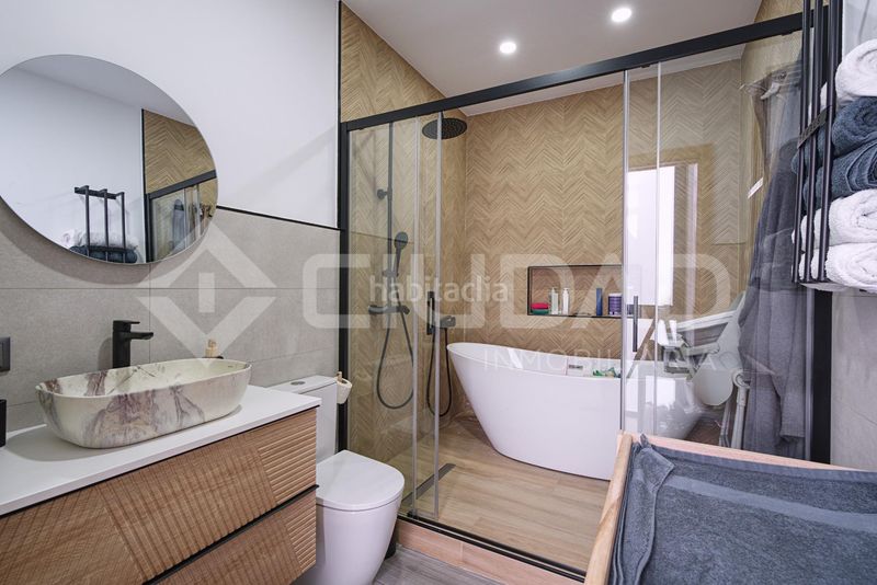 Foto 955c09f6-6cc2-4bf3-8421-8a6c65d2eb9b. Casa amb aparcament a Carmona