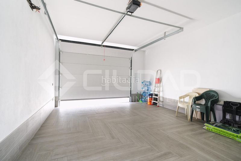 Foto adba3c51-d7ac-4661-94c0-318c8cbfbbfc. Casa amb aparcament a Carmona