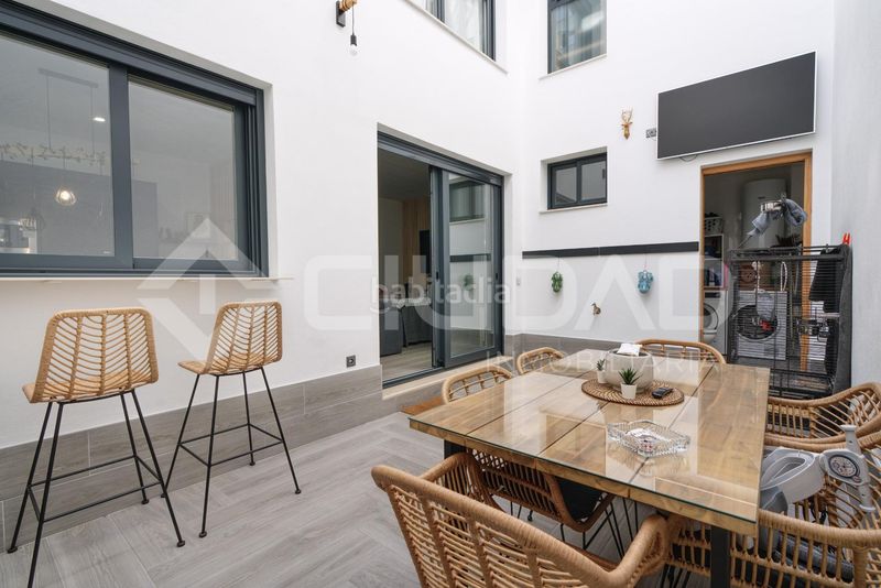 Foto c742877c-a484-4b49-ba90-17b0f53f7df8. Casa amb aparcament a Carmona