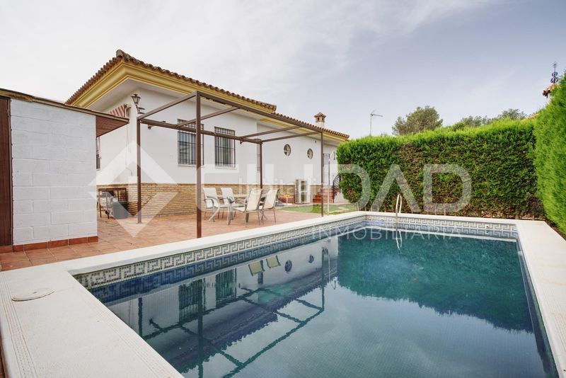 Foto dfd5c592-3321-423b-990b-b179dc1736c3. Xalet a Carmona