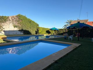 Xalet a Mairena del Alcor. Chalet urbano en urbanización el higueral