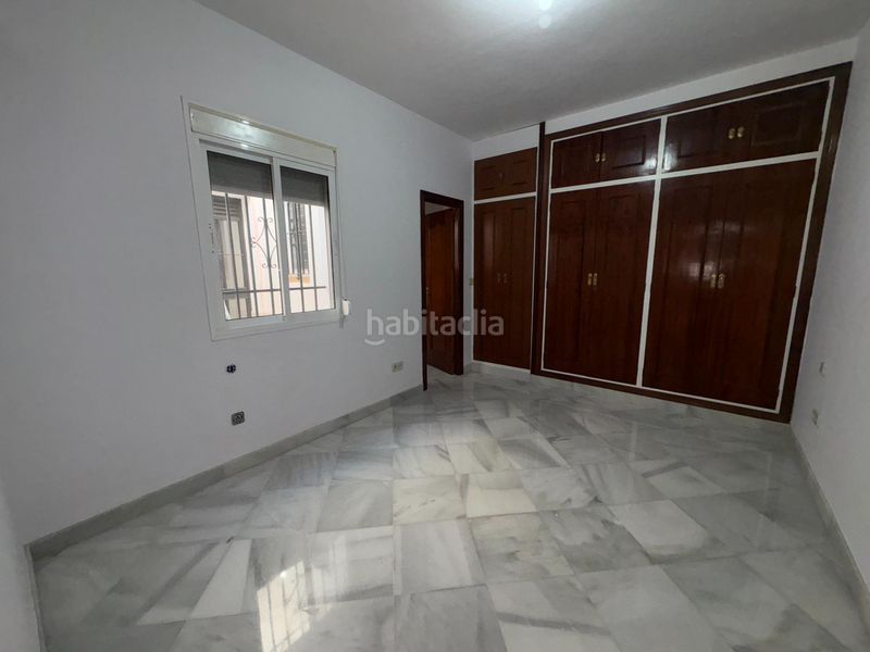 Foto b8a432a5-57fd-4569-9e8a-565bbf22a3fe. Chalet avec parking dans Mairena del Alcor