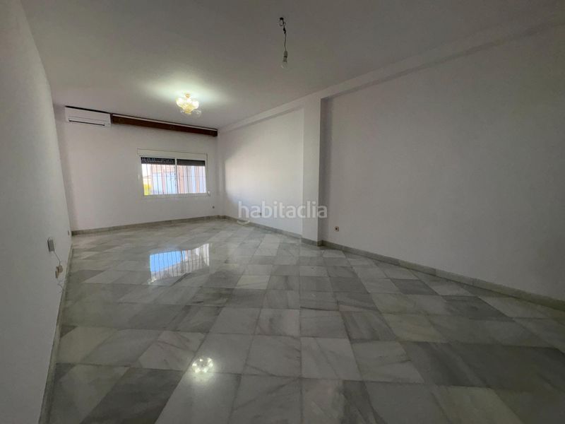 Foto e181b77d-b0db-47f3-9a72-6a7f92e4e82b. Chalet avec parking dans Mairena del Alcor