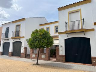 Casa adossada a Mairena del Alcor
