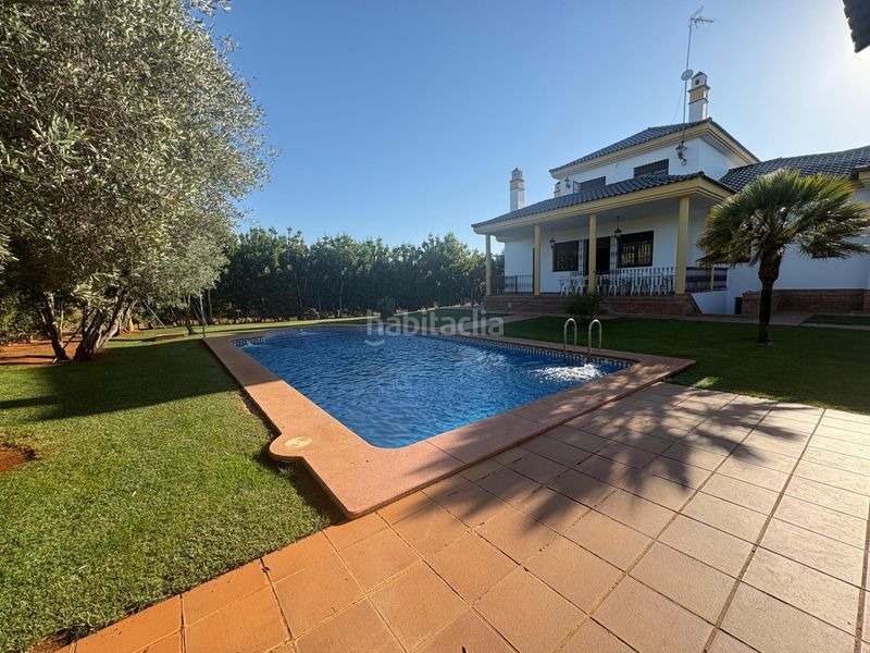 Foto 0836091e-1cc4-45f2-bed9-c2b834abd0a4. Casa a Mairena del Alcor