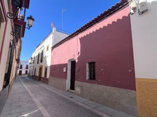 Casa a Mairena del Alcor. Casa de pueblo en pleno centro de mairena del alcor en planta ba