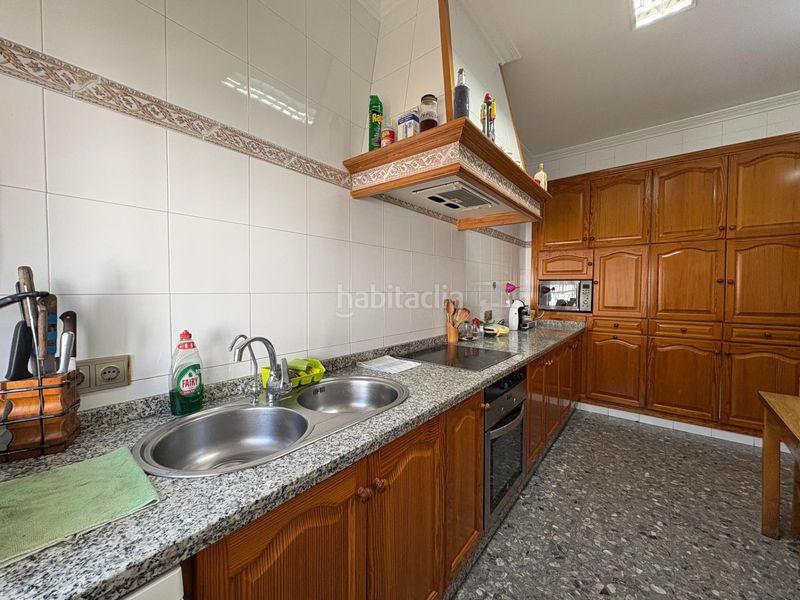 Foto 0f3e290d-3215-497b-9cff-beb83372de54. Casa amb aparcament a Mairena del Alcor