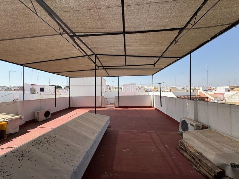 Foto c70070e2-e657-4456-a94d-ba30a61d8fc5. Casa amb aparcament a Mairena del Alcor
