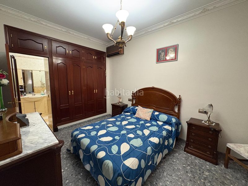 Foto ceb7b881-6689-4c40-bb82-32ea54d0ff6b. Casa amb aparcament a Mairena del Alcor