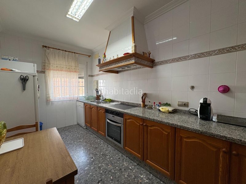 Foto dbc69df1-7772-466c-ab90-9661bf9d7a83. Casa amb aparcament a Mairena del Alcor