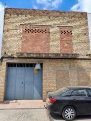 Terreno residenziale in Viso del Alcor (El). Almacen  estacionamiento en el calvario