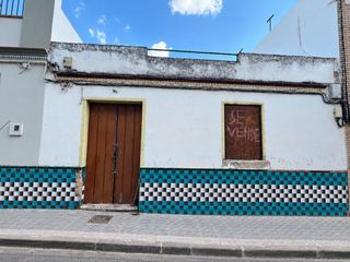 Casa in Viso del Alcor (El). Casa para derribo no hipotecable en el viso del alcor