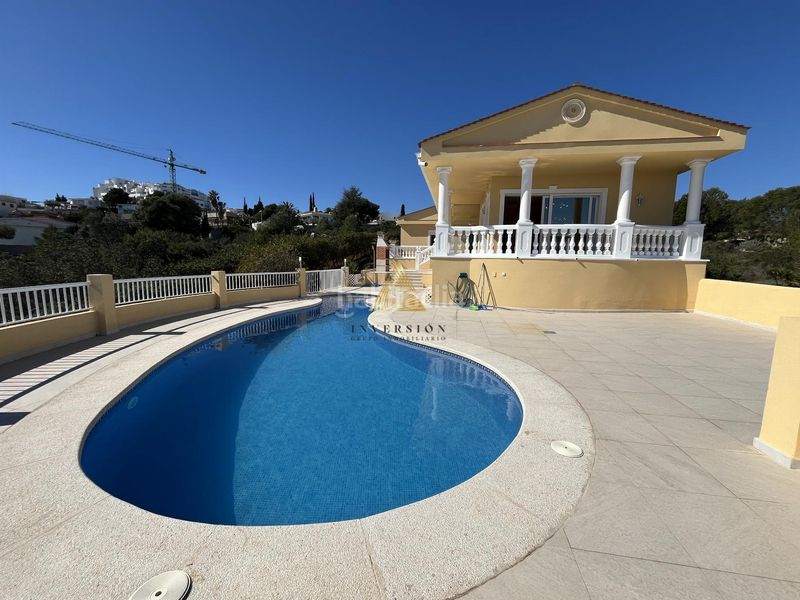 Foto b332252d-b22f-4458-ae03-fe2518d6cdd3. Xalet amb calefacció aparcament piscina a Las Atalayas-Urmi-Cerro Mar Peñíscola