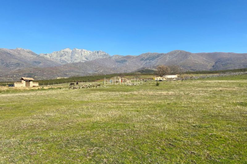 Foto 2a42965a-2134-4a6e-8ebb-59120c2d1364. Finca rústica a Hervencias Ávila