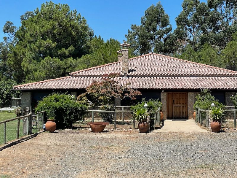 Foto bf3ea4c0-97ac-486b-8595-b6e57aff9041. Finca rústica a Casco Antiguo Cáceres