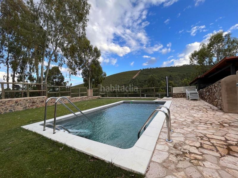 Foto d42f9480-052b-4081-966e-545d544ed56f. Finca rústica a Casco Antiguo Cáceres