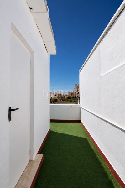Foto 05408d4f-06b3-4d2a-8e41-91cb87ce36aa. Casa adossada a San Agustín Alicante