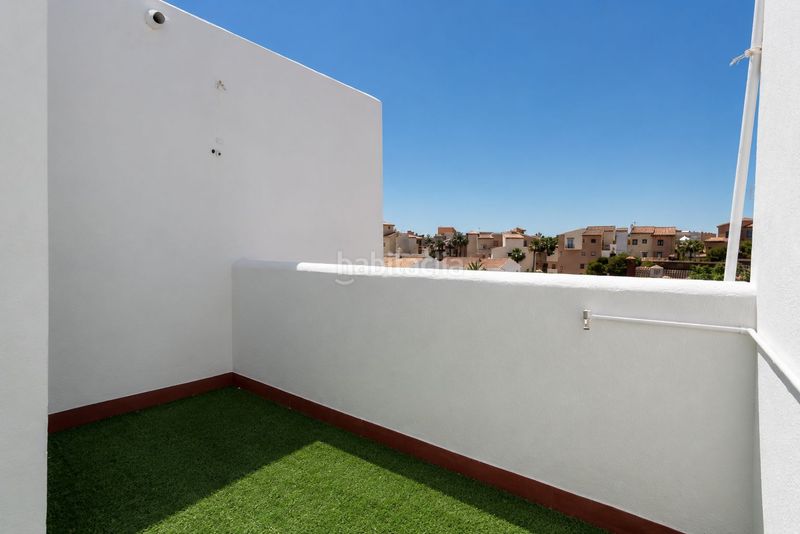 Foto 2d826787-aa18-4d29-8743-ce9636e9428a. Casa adossada a San Agustín Alicante