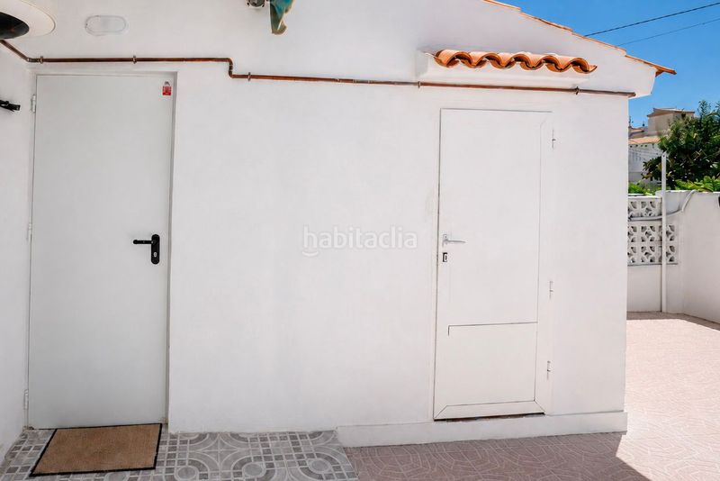 Foto 4dcbea00-b251-4265-b704-69ce3c0063e9. Casa adossada a San Agustín Alicante