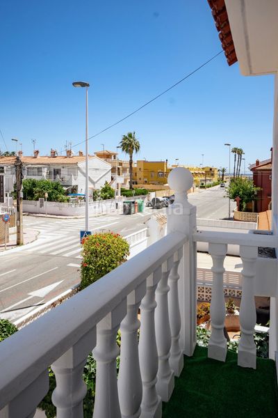 Foto c1da6599-5150-47a1-a3c8-384fb23824d1. Casa adossada a San Agustín Alicante