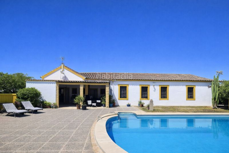 Foto e7f98841-5f65-4f76-b293-5a2583e8ac86. Finca rústica a La Calzada - La Florida Sevilla