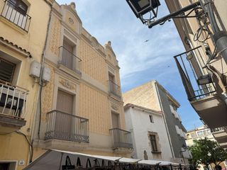 Casa pareada en Bellvei. En el mismo centro del arbo�