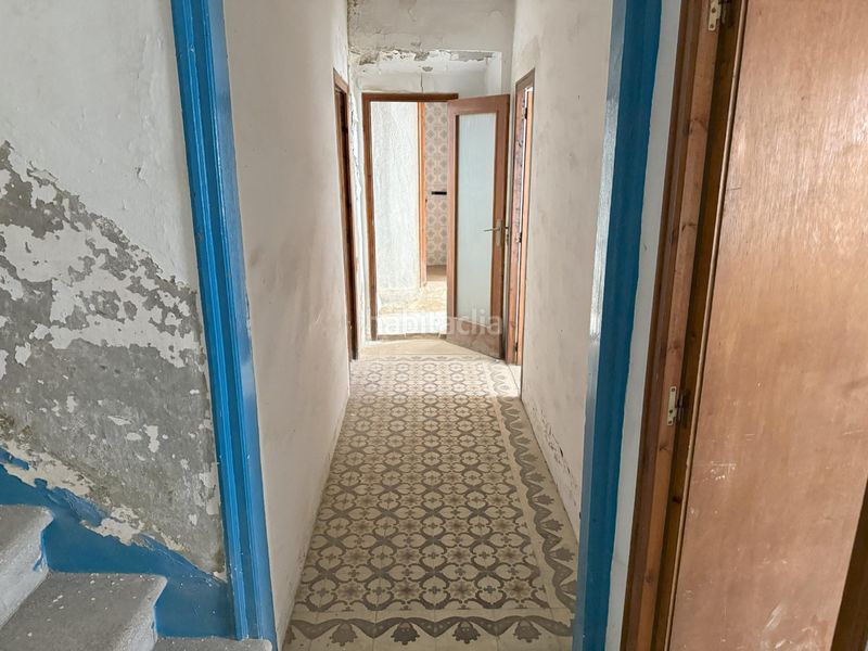Foto d1826b62-79a6-4569-a58f-c9e905da3cf3. Casa aparellada a Bellvei