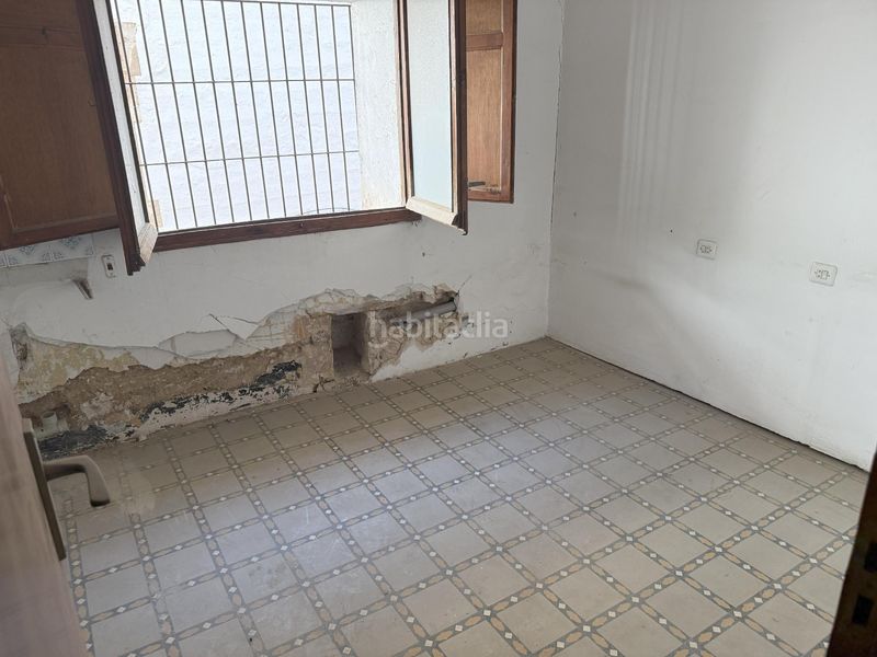 Foto e4432f23-678b-4ba0-be25-3b4e6f118b26. Casa aparellada a Bellvei