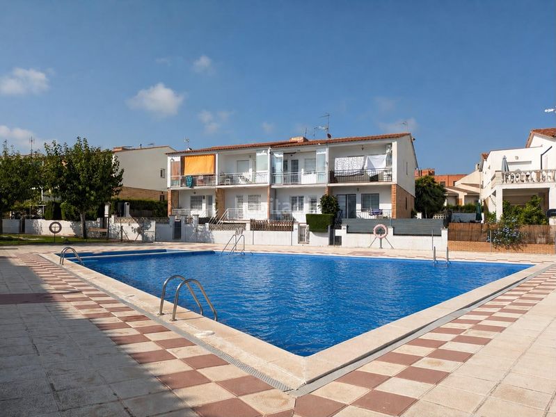 Foto be194e6b-8803-4fcb-ac83-e3066d6e3900. Towny house with pool in Coma-ruga platja Coma-ruga