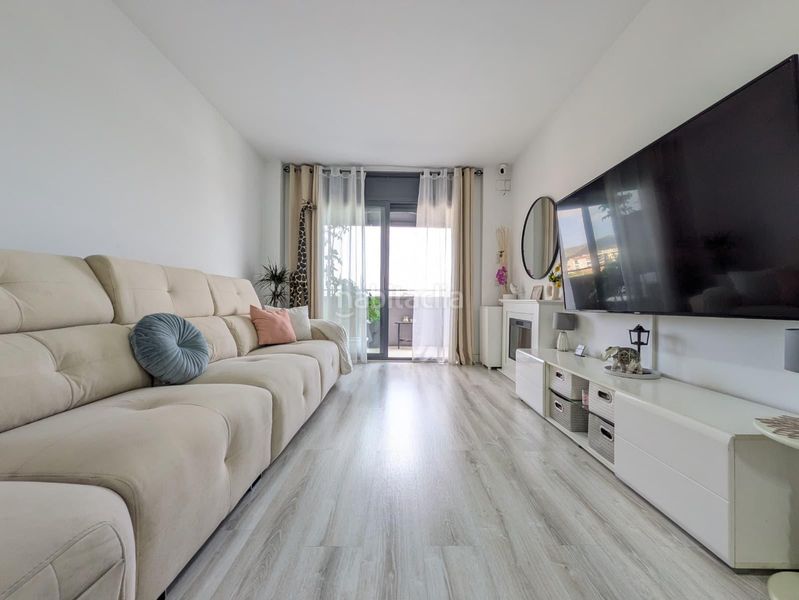 Foto 2334b165-120b-485d-8f6c-890d12bba4a4. Apartament amb calefacció aparcament a Centre Vendrell (El)