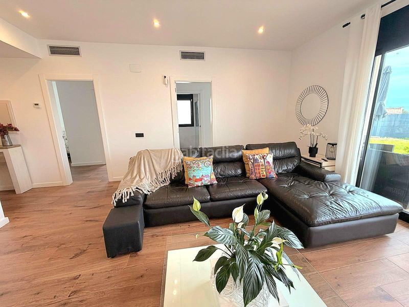 Foto 88fdc611-35fc-4d59-b02a-7c18dffd1d44. Chalet con riscaldamento in Cunit residencial Cunit