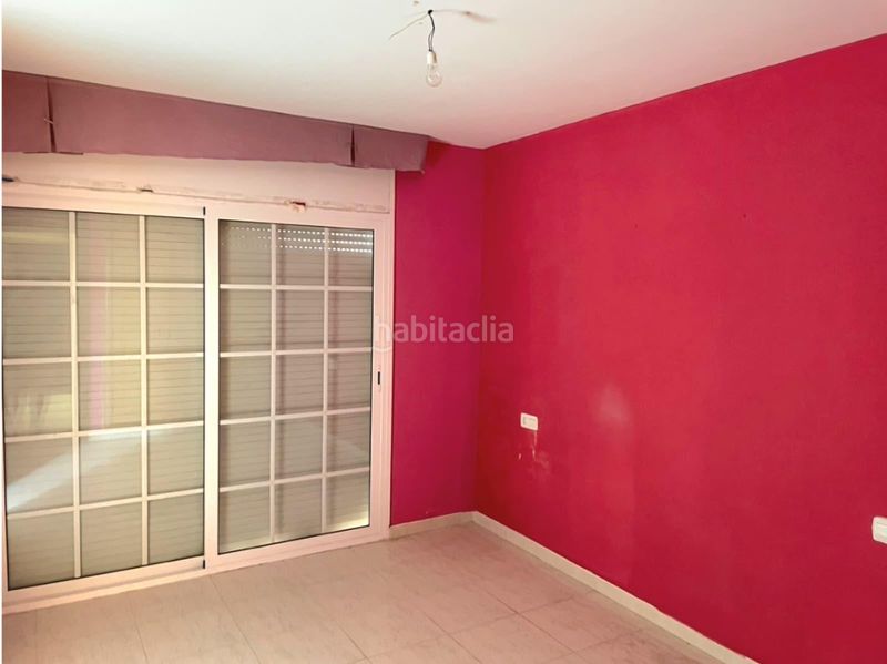 Foto 16c3dea5-6fcb-4c8d-86e4-3ef30c2ce8ff. Casa aparellada amb aparcament a Calafell poble Calafell