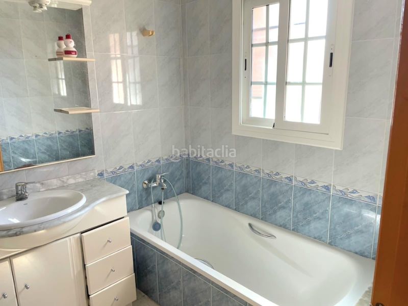 Foto 1a64b69f-6384-47f6-a7e3-57aa66f70011. Casa aparellada amb aparcament a Calafell poble Calafell