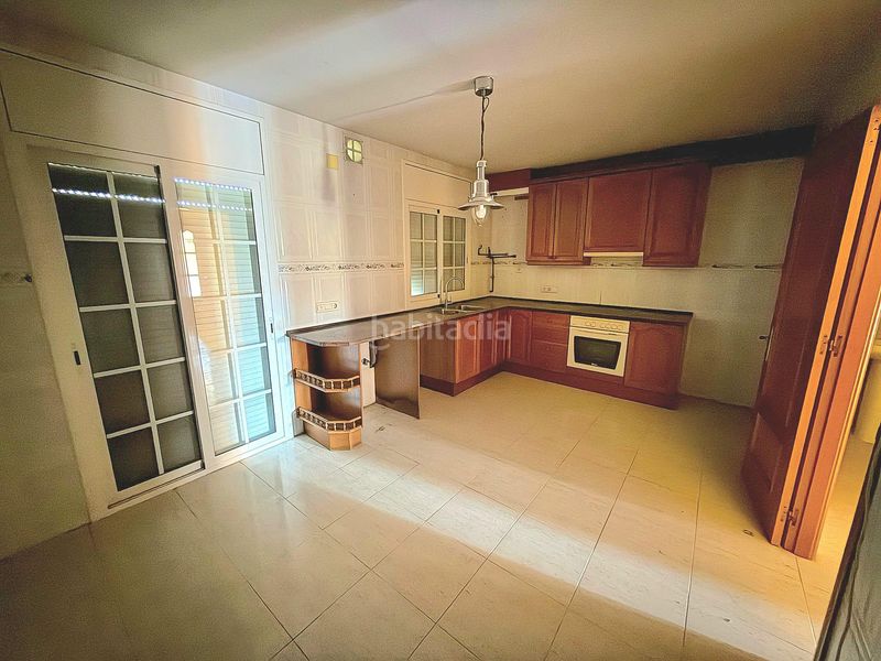 Foto 7800442b-2159-4ac1-bba3-73adbe5996a5. Casa aparellada amb aparcament a Calafell poble Calafell