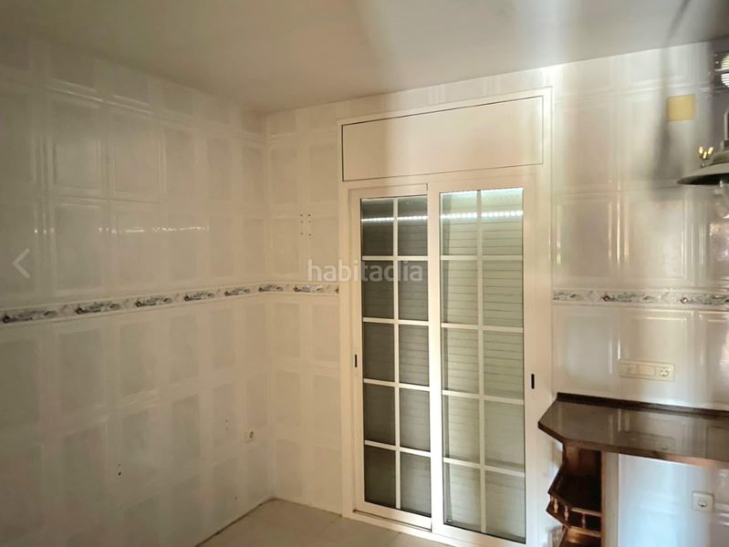 Foto a13d0a18-2e9f-4b30-96e3-8cbbb99cd60e. Casa aparellada amb aparcament a Calafell poble Calafell