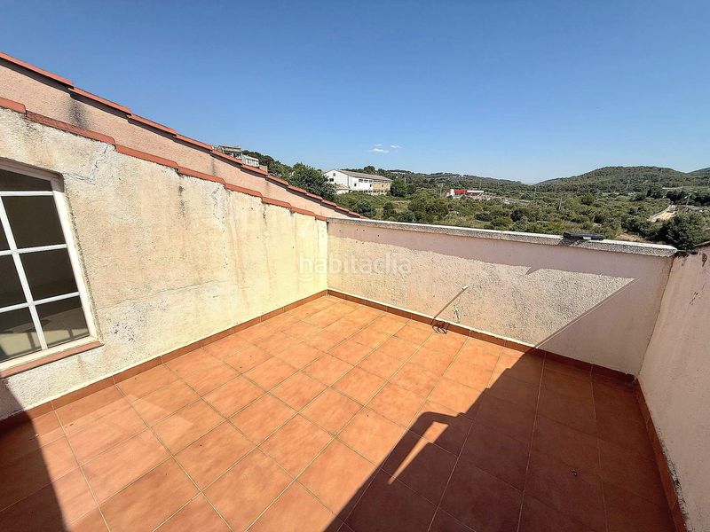 Foto b425883a-fcfa-4bb1-a1c0-22b21dbf626b. Casa aparellada amb aparcament a Calafell poble Calafell