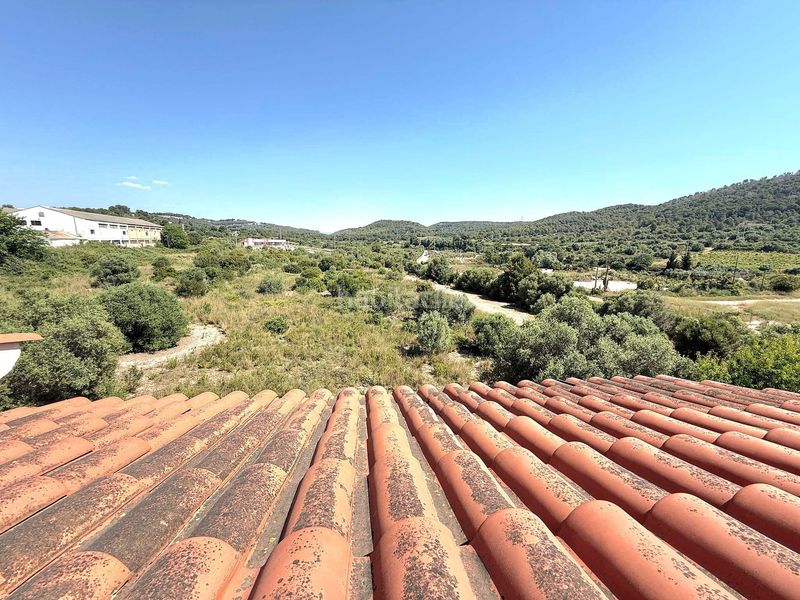 Foto c9a58829-c39c-4efd-b6cc-e7faf6bcba55. Casa aparellada amb aparcament a Calafell poble Calafell