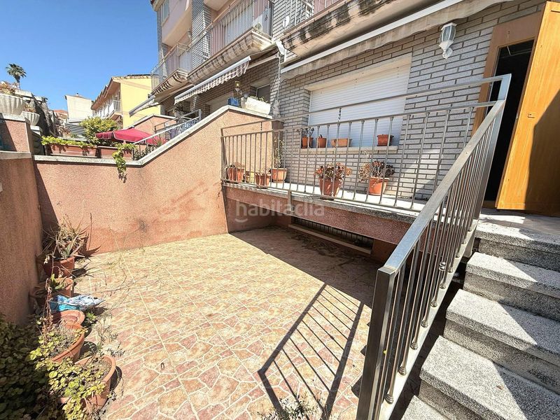 Foto f22d277a-5a7a-42b4-8ed1-9c59f6694444. Casa aparellada amb aparcament a Calafell poble Calafell